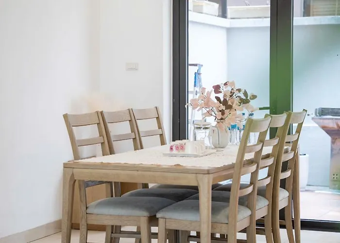 Private In Bai Chay Apartment Hạ Long